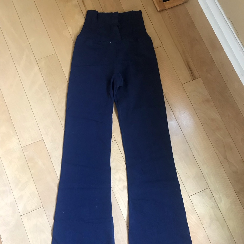 Navy Lululemon Yogapants